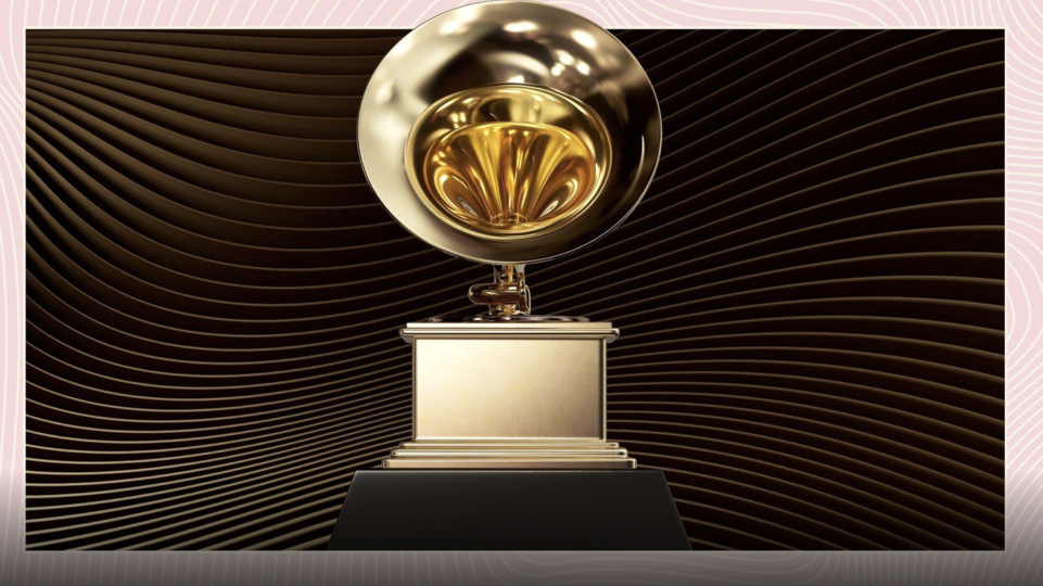 gold gramophone